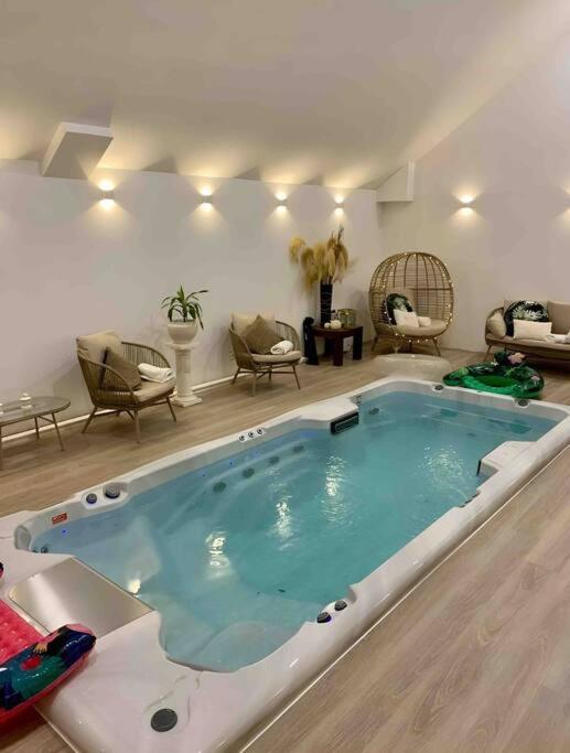 Island Seaview Villa With Swim Spa & Sauna Ротсей Экстерьер фото